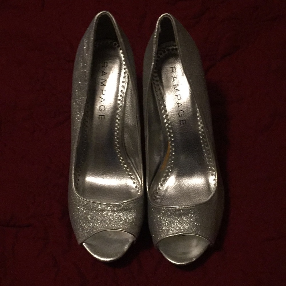RAMPAGE SILVER HEELS